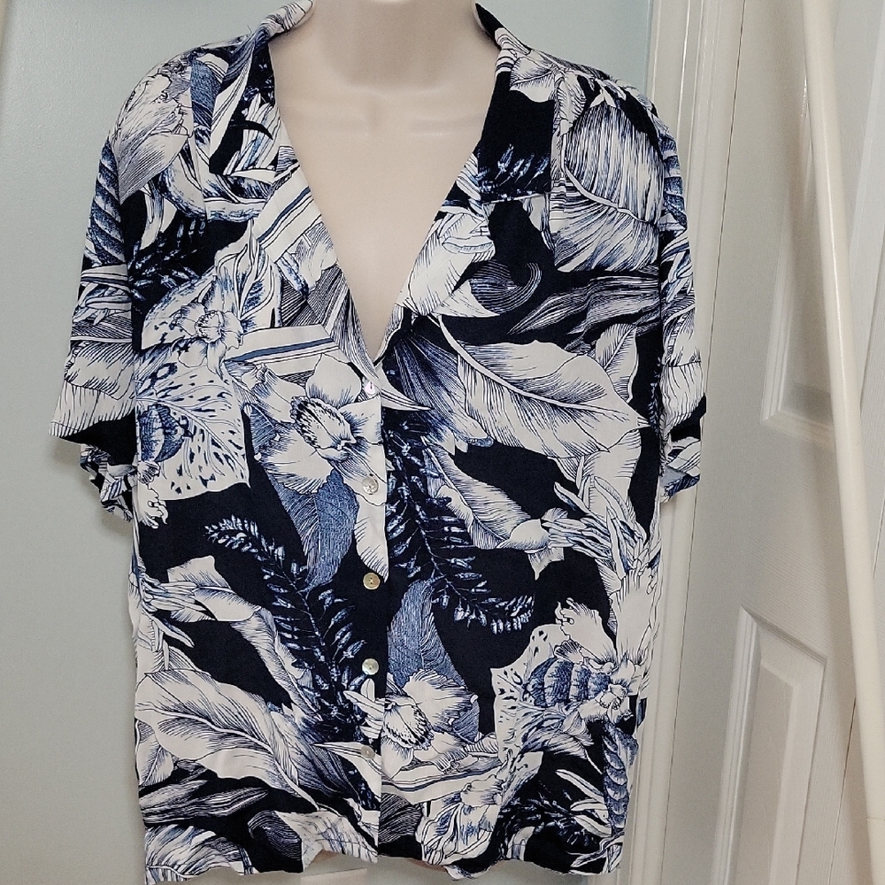 Grace Blue and White Tropical Hawaiian Shirt Sz Large